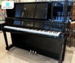 Đàn Piano Yamaha Ux10A nổi bật với lớp sơn đen bóng
