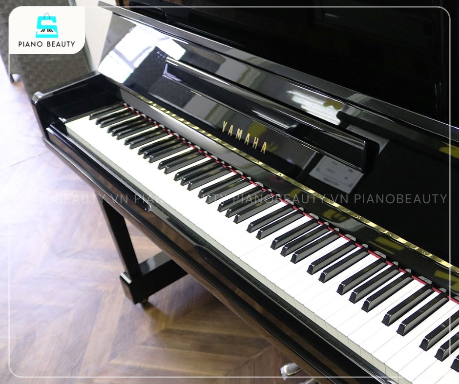 Đàn piano Yamaha UX10BL mang đến âm thanh vang đội