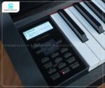 Bảng điều khiển của piano điện Casio GP300