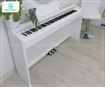 Piano điện Casio PX 2000GP thu hút sự chú ý nhờ kiểu dáng mỏng nhẹ, đậm chất hiện đại