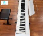 Piano điện Casio PX-S1000 sở hữu phong cách tối giản, hiện đại và các cạnh được bo cong mềm mại