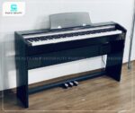 Piano điện Casio PX1000BP sở hữu thiết kế thời trang và mỏng nhẹ.