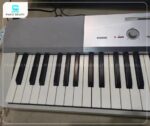 Piano Điện Casio PX150 có bế mặt phím được phủ lớp chất liệu giả ngà voi và gỗ mun
