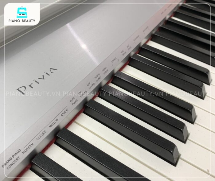 Piano Điện Casio PX150 có bàn phím mang lại cảm giác chạm mượt mà, và giúp giảm trơn trượt