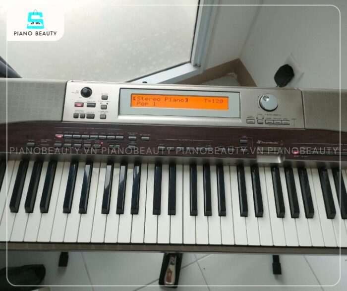 Piano Điện Casio PX400 có bàn phím hỗ trợ người chơi điều khiển lực nhấn hiệu quả