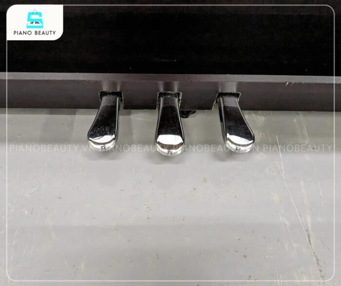 Piano điện Kawai KDP110 trang bị đầy đủ hệ thống 3 pedal cho người chơi