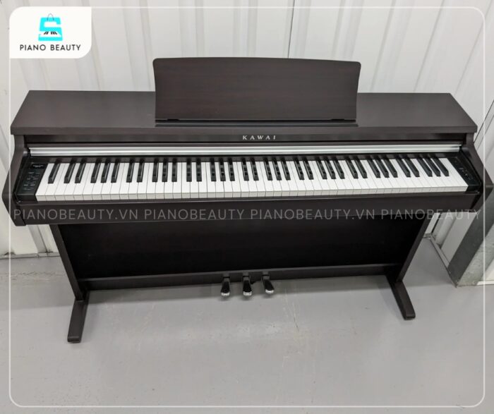Piano điện Kawai KDP110 có bàn phím được thiết kế để mô phỏng chân thực cảm giác chơi của một cây đàn piano cơ