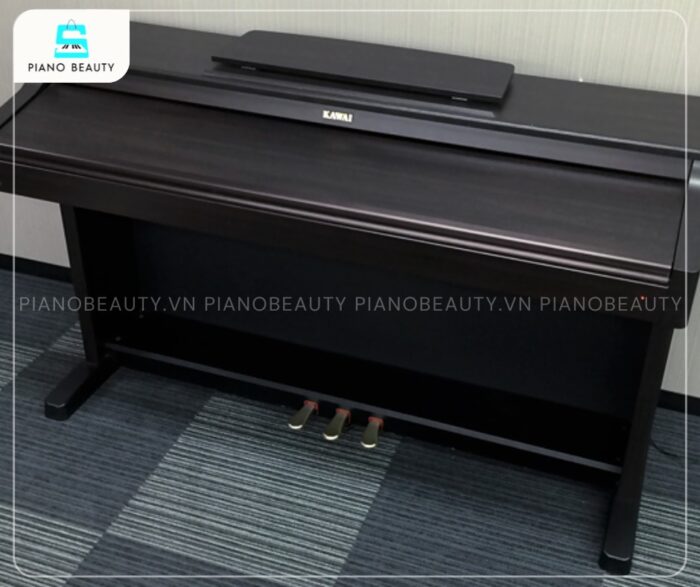 Piano điện Kawai PN250 có lớp vỏ bên ngoài thường được hoàn thiện với tông màu nâu đen vân gỗ, toát lên vẻ đẹp cổ điển và ấm áp