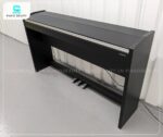 Piano điện Roland F130 thiết kế nhỏ gọn hiện đại