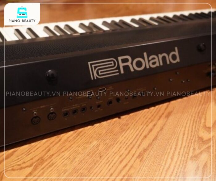 Piano điện Roland F90 hỗ trợ kết nối đa dạng