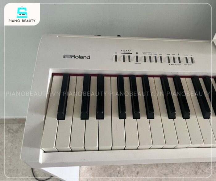 Piano điện Roland FP30 sở hữu 88 phím PHA-4 phản hồi nhanh