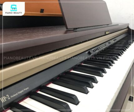 Piano điện Roland HP2 hỗ trợ nhiều chức năng luyện tập
