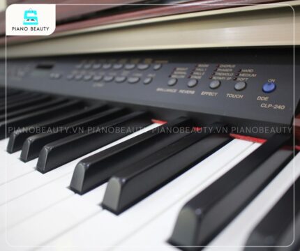 Piano Điện Yamaha CLP240 PE trang bị bàn phím GH3 phản hồi nhanh