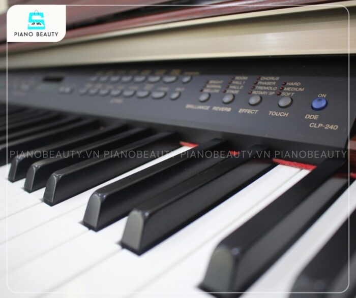 Piano Điện Yamaha CLP240 PE trang bị bàn phím GH3 phản hồi nhanh