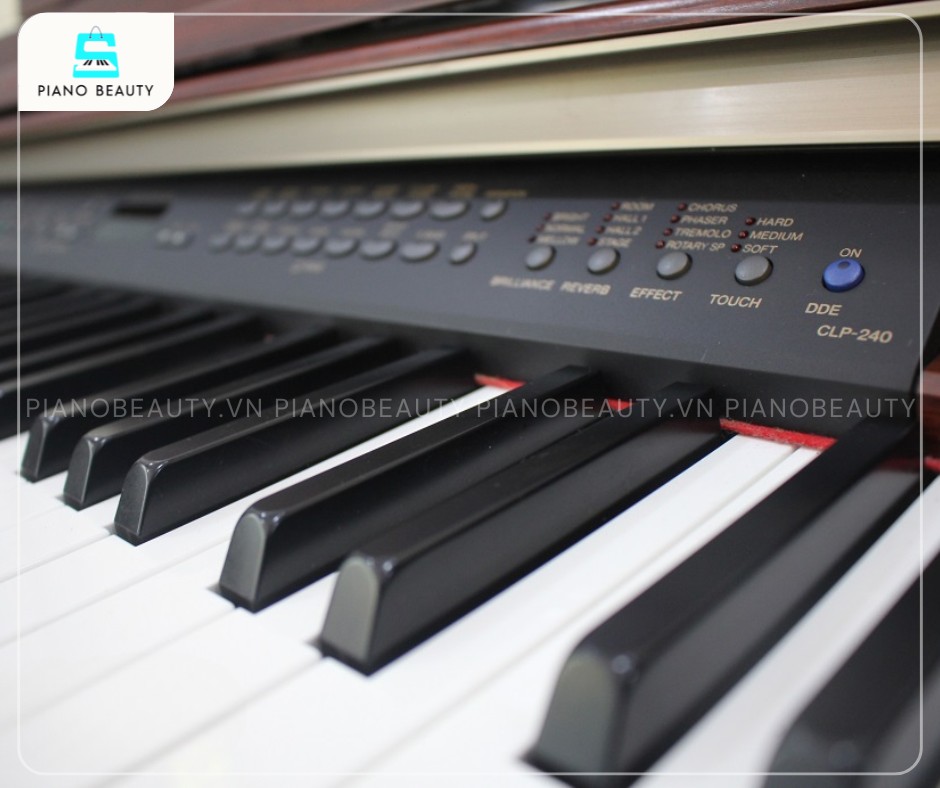Piano Điện Yamaha CLP240 PE trang bị bàn phím GH3 phản hồi nhanh