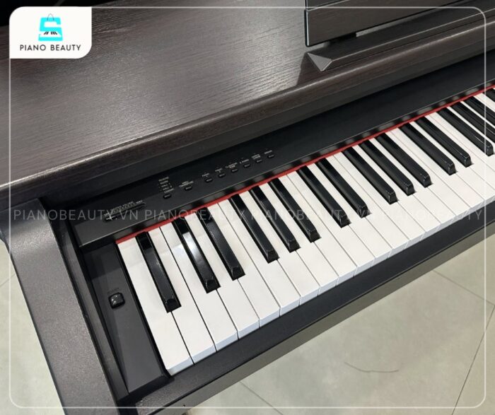 Piano Yamaha CLP122 tích hợp nhiều tính năng luyện tập hiện đại