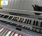 Đàn piano Yamaha CLP470 hỗ trợ nhiều tính năng học tập