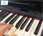 Đàn piano Yamaha CLP470 PE nổi bật với bàn phím gỗ NWX cao cấp