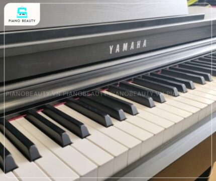 Bàn phím GHS mượt mà của đàn piano Yamaha CLP625