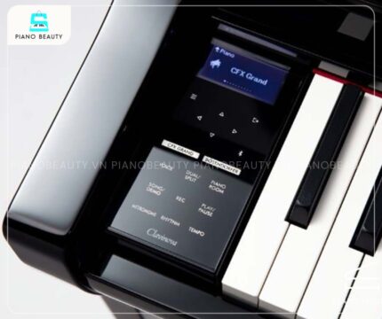 Bảng điều khiển và màn hình hiển thị của piano điện Yamaha CLP765