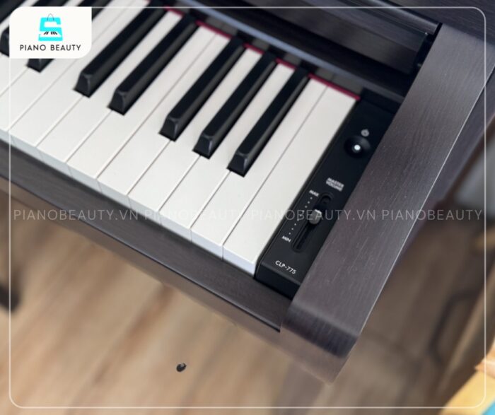 Piano điện Yamaha CLP775 có hệ thống loa mạnh mẽ