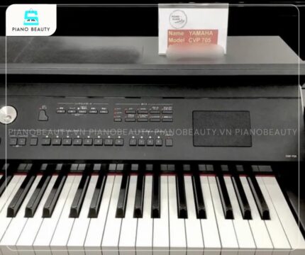 Bảng điều khiển của piano điện Yamaha CVP 705