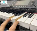 Piano điện Yamaha CVP309 với bàn phím gỗ NWX