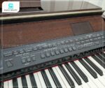 Bảng điều khiển của piano điện Yamaha CVP409