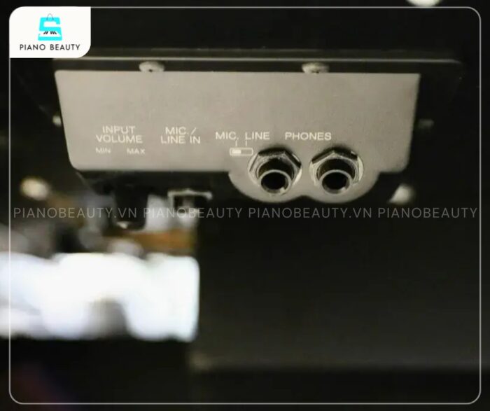 Piano điện Yamaha CVP605 đa dạng kết nối