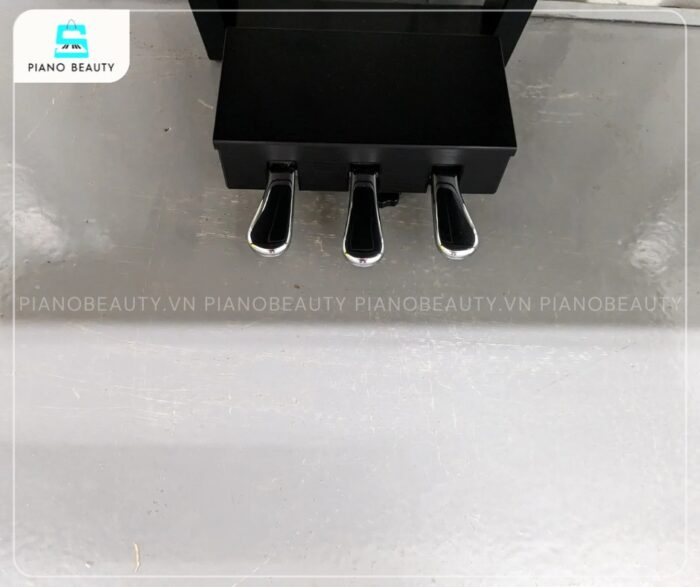 Hệ thống pedal của piano điện Yamaha CVP609