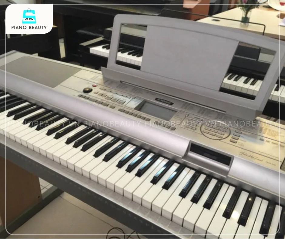 Bảng điều khiển của piano điện Yamaha DGX500