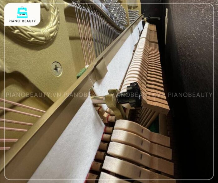 Đàn piano Yamaha HQ300SX bộ máy chắc chắn và bền bỉ