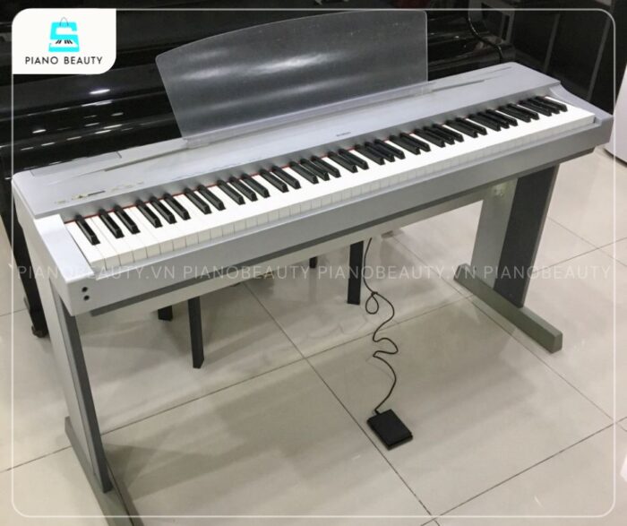 Piano điện Yamaha P70 thân máy mỏng nhẹ dễ di chuyển