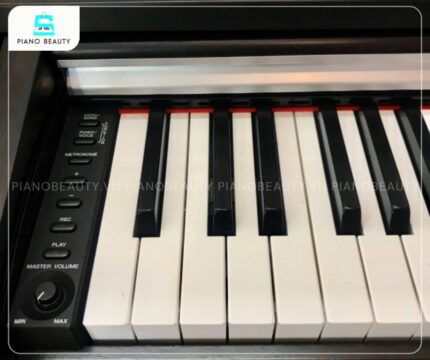 Bảng điều khiển của đàn piano Yamaha YDP135